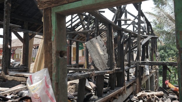 Marwah Wakaf Indonesia Salurkan Bantuan untuk Pondok Pesantren Nurul Dzulam yang Terdampak Kebakaran