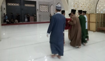 Sholat Kian Nyaman dan Khusyuk, Wakaf Karpet Telah Diterima di Masjid Marwah
