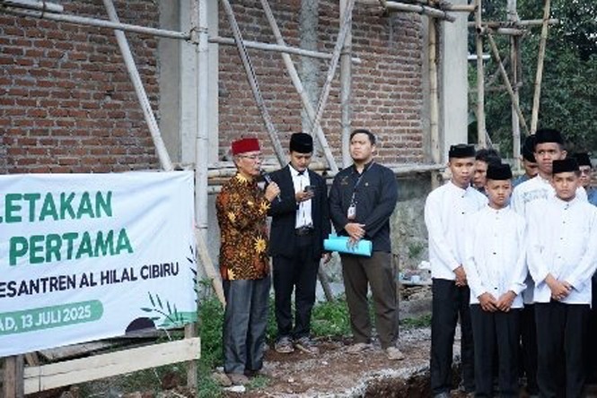 Peletakan Batu Pertama Asrama Yatim Pesantren Cibiru!