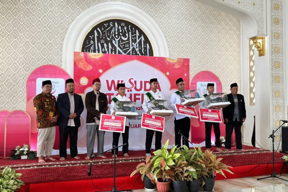 Penghafal Qur’an Pesantren Terima Hadiah Beasiswa dan Apresiasi pada Momen Wisuda Tahfidz 2026!