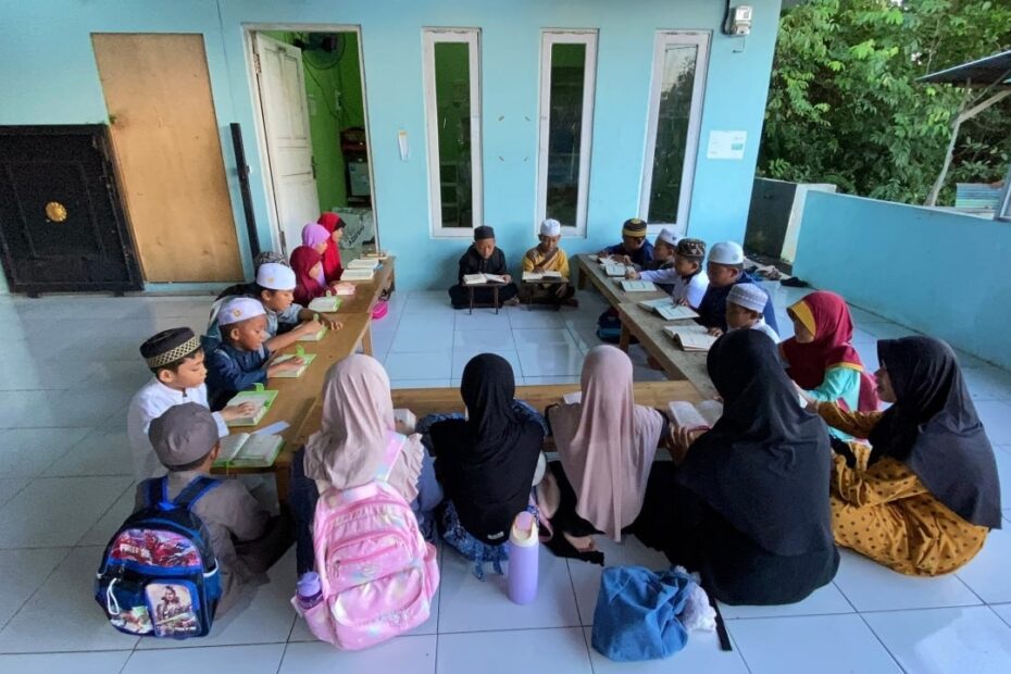 Marwah Wakaf Indonesia Hadirkan Mushaf Al Qur’an untuk Pelosok Kalimantan Selatan