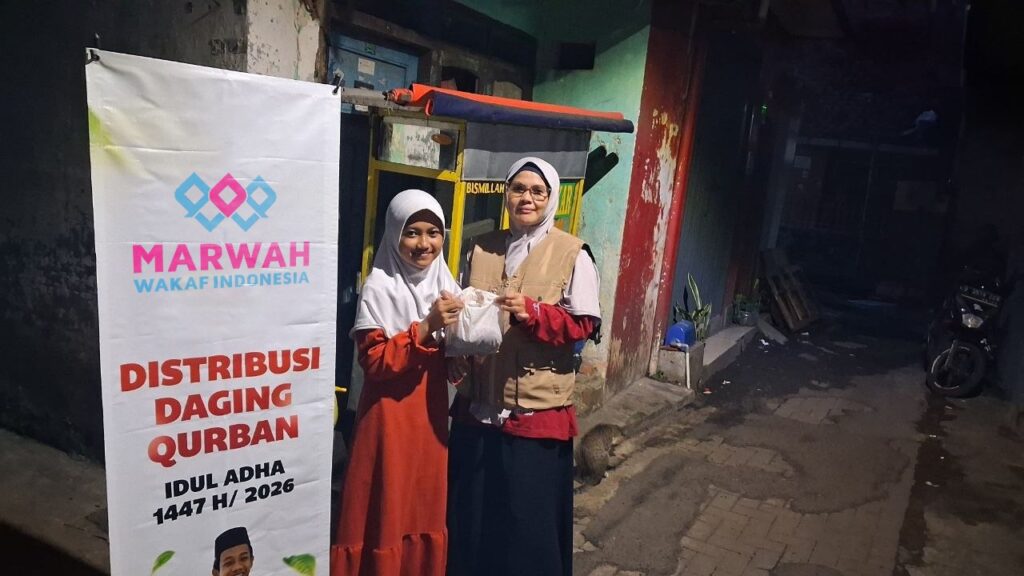 Marwah Wakaf Indonesia Salurkan Ratusan Paket Daging Qurban Hadirkan Kebahagiaan untuk Masyarakat dan Santri Yatim di Pelosok!